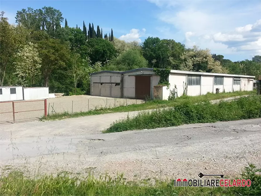 Immagine 1 di Capannone industriale in vendita  a Colle Di Val D'elsa