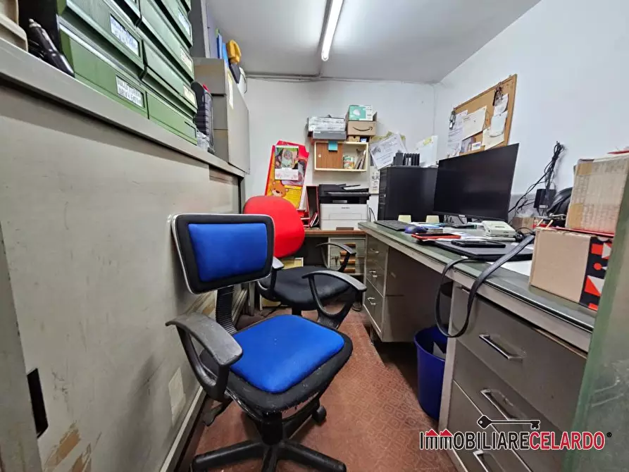 Immagine 9 di Capannone industriale in vendita  a Poggibonsi