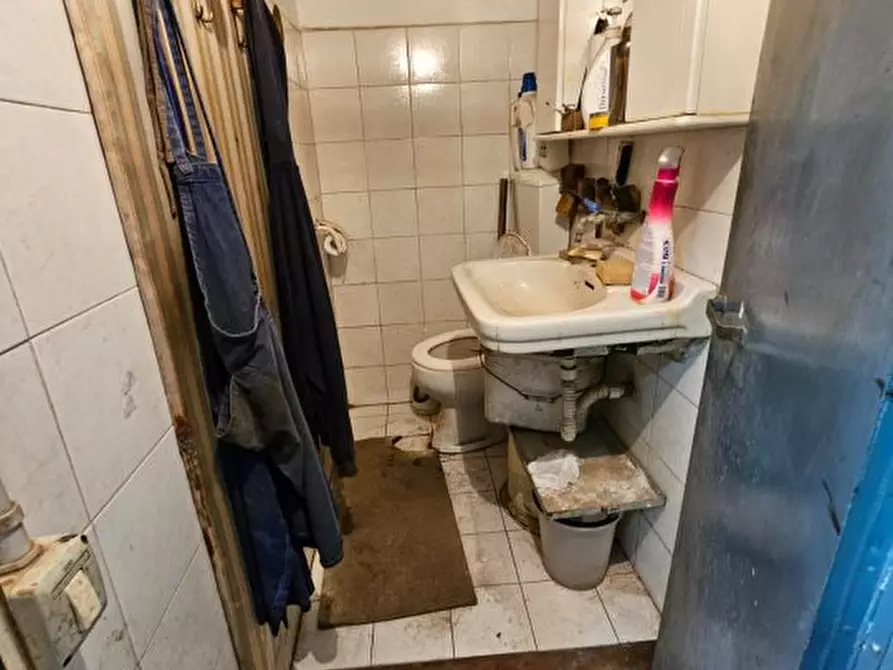 Immagine 10 di Capannone industriale in vendita  a Poggibonsi