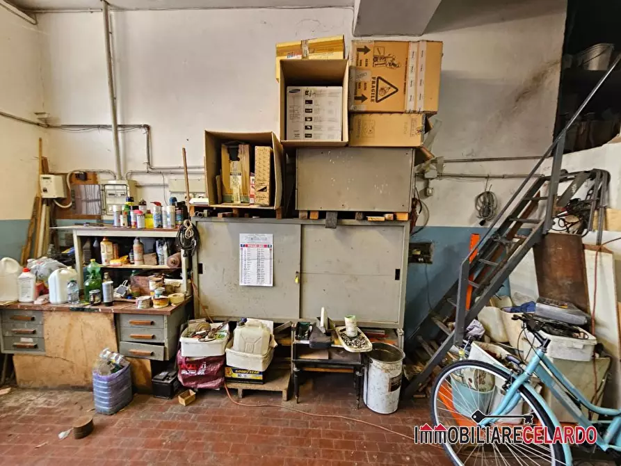 Immagine 2 di Capannone industriale in vendita  a Poggibonsi