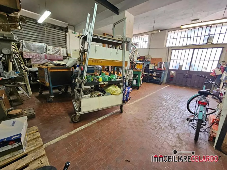 Immagine 5 di Capannone industriale in vendita  a Poggibonsi