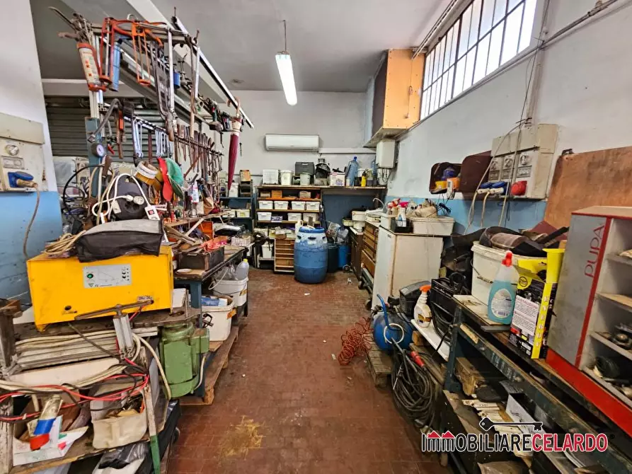 Immagine 7 di Capannone industriale in vendita  a Poggibonsi