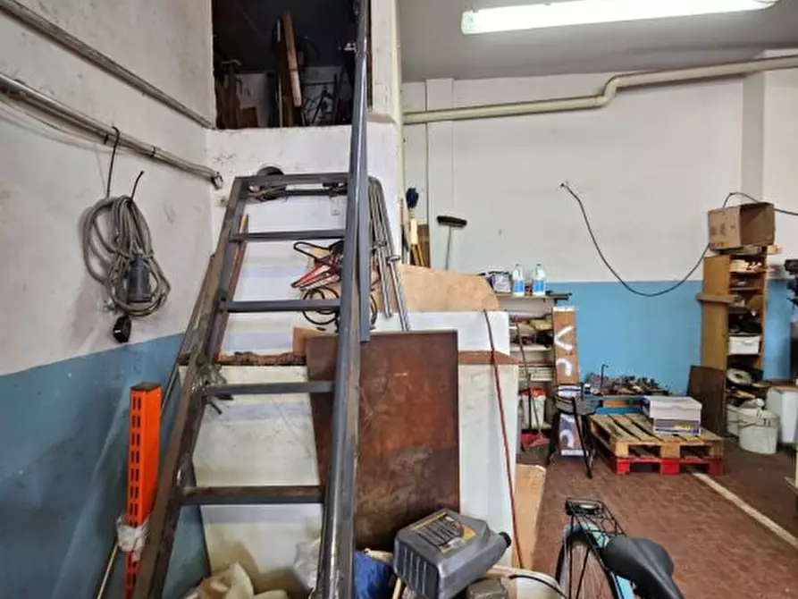 Immagine 8 di Capannone industriale in vendita  a Poggibonsi