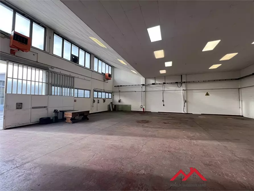 Immagine 5 di Capannone industriale in vendita  a Cernusco Sul Naviglio