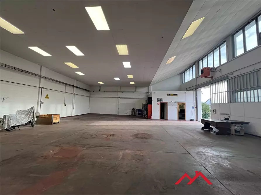 Immagine 3 di Capannone industriale in vendita  a Cernusco Sul Naviglio