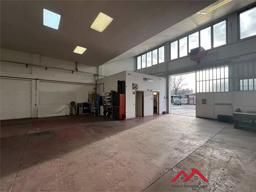 Immagine 7 di Capannone industriale in vendita  a Cernusco Sul Naviglio