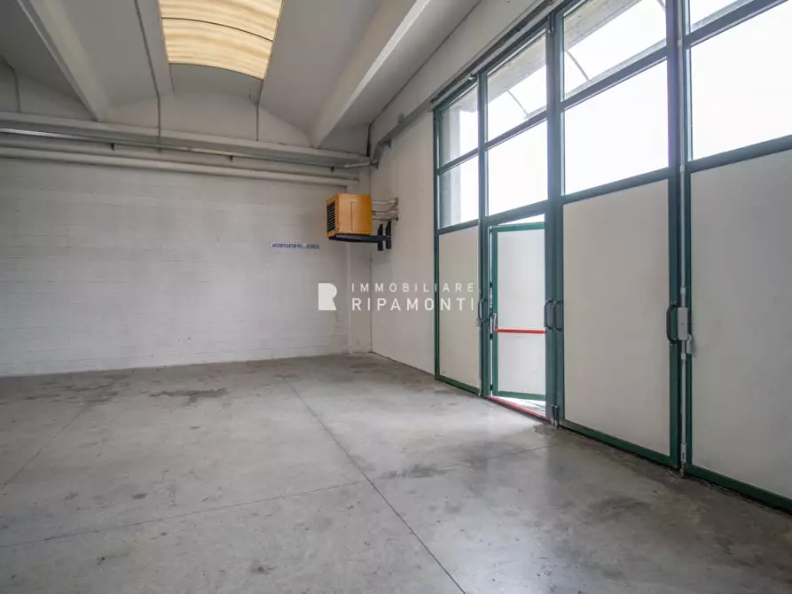Immagine 8 di Capannone industriale in vendita  a Calolziocorte