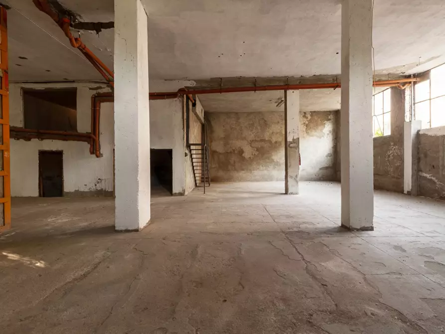 Immagine 7 di Magazzino in vendita  25 a Lecco