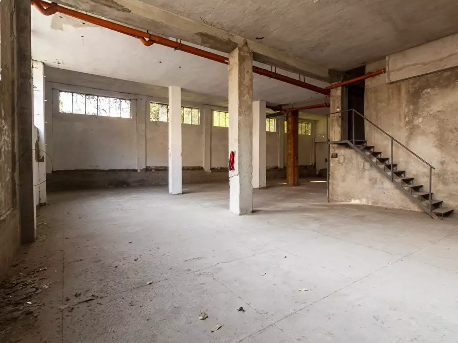 Immagine 8 di Magazzino in vendita  25 a Lecco