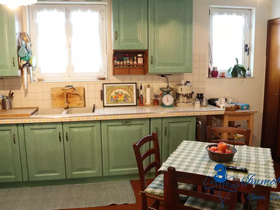 Immagine 10 di Capannone industriale in vendita  a Albenga