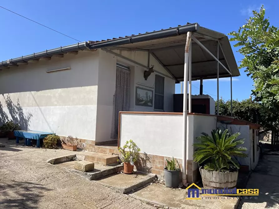 Immagine 2 di Casa indipendente in vendita  a Pachino