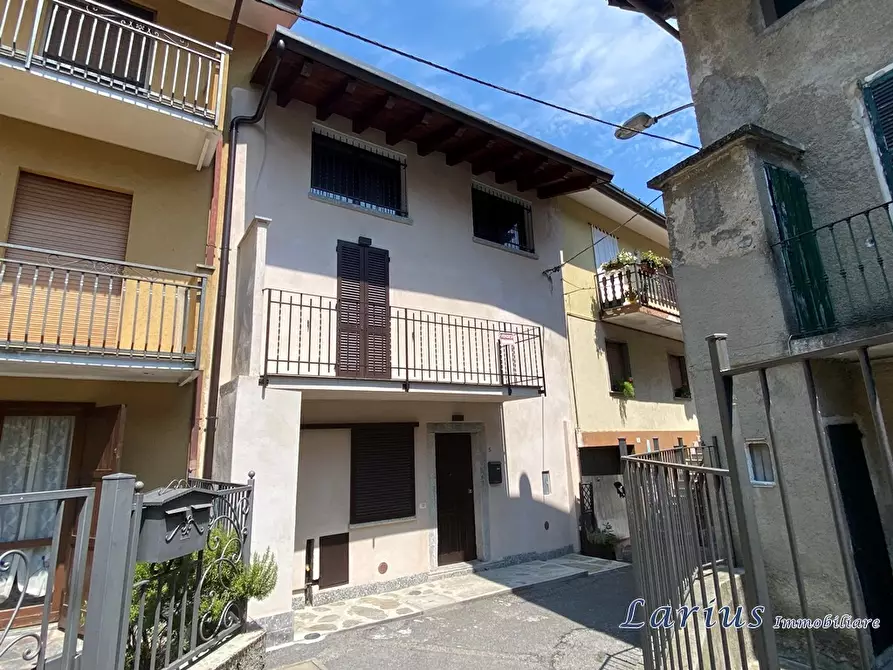 Immagine 1 di Casa indipendente in vendita  5 a Valbrona