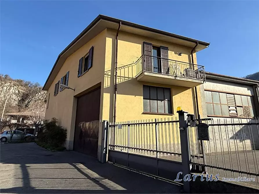 Immagine 2 di Casa indipendente in vendita  5 a Canzo