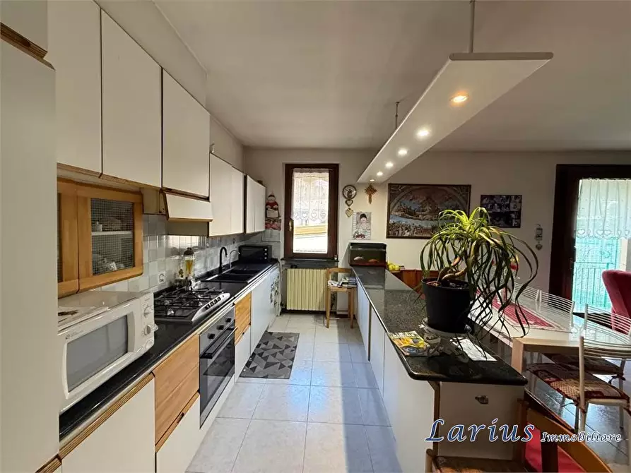 Immagine 10 di Casa indipendente in vendita  5 a Canzo