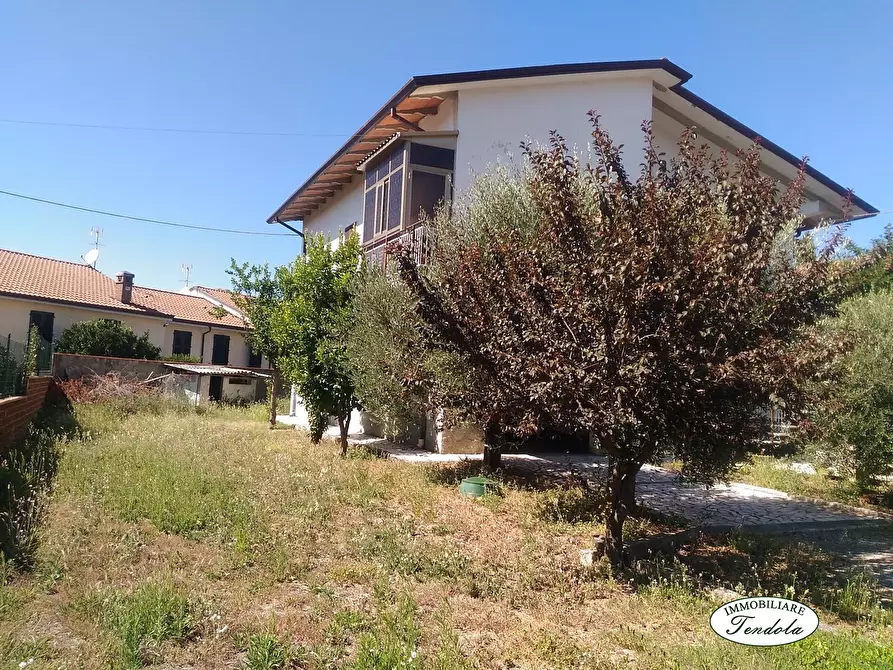 Immagine 1 di Casa indipendente in vendita  a Ortonovo