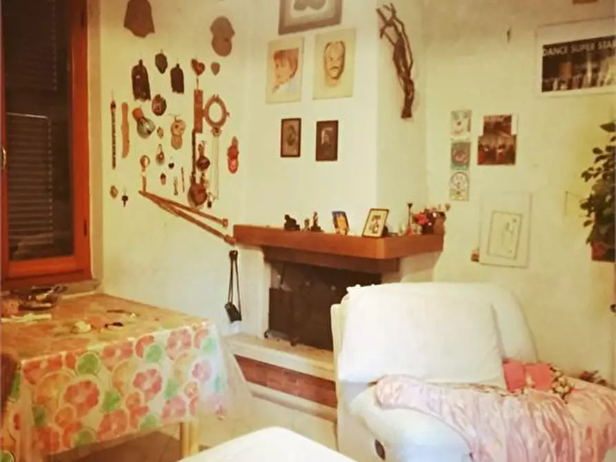 Immagine 9 di Casa indipendente in vendita  a Ortonovo