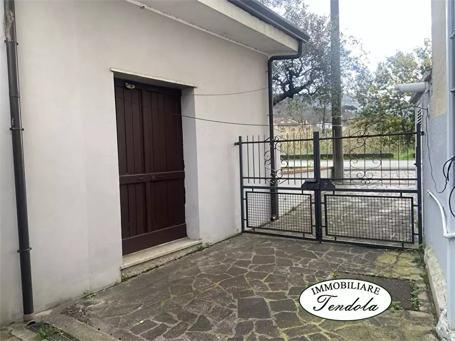 Immagine 1 di Casa indipendente in vendita  a Ortonovo