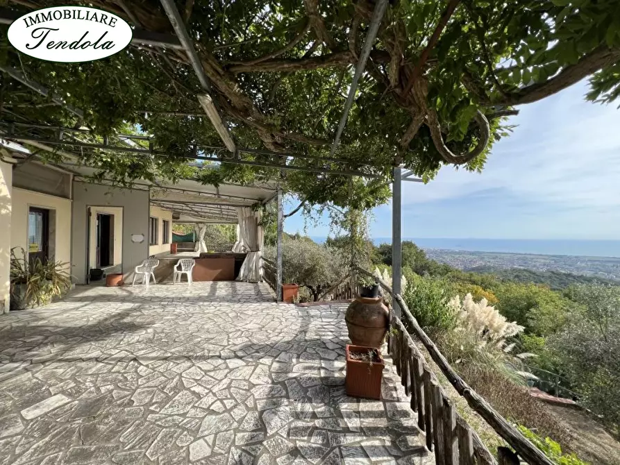 Immagine 8 di Casa indipendente in vendita  a Castelnuovo Magra