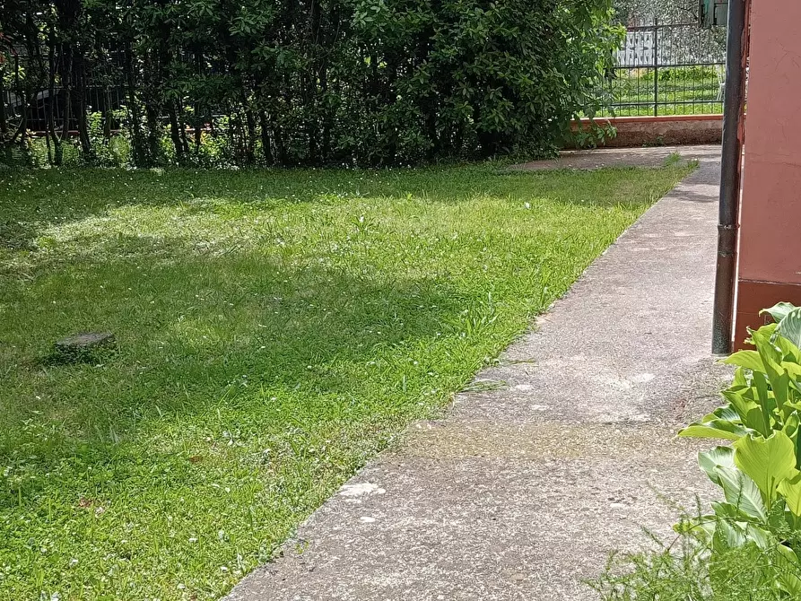 Immagine 7 di Casa indipendente in vendita  a Castelnuovo Magra