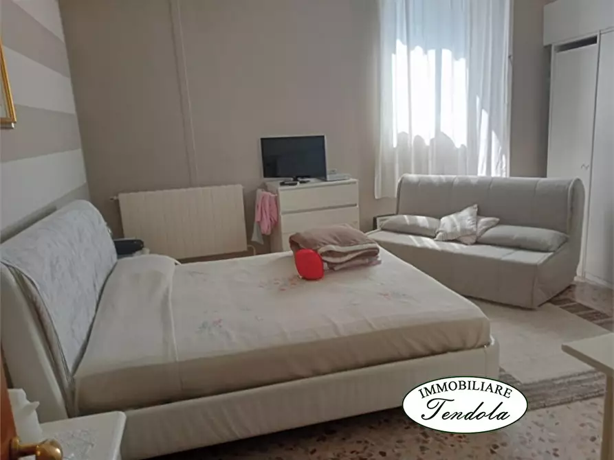 Immagine 6 di Casa indipendente in vendita  a Carrara