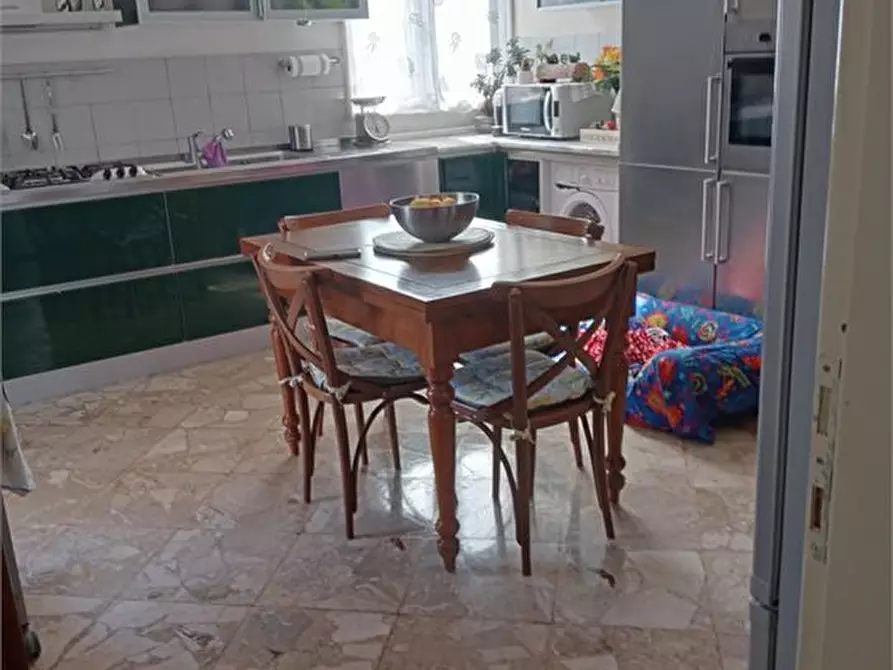 Immagine 10 di Casa indipendente in vendita  a Carrara