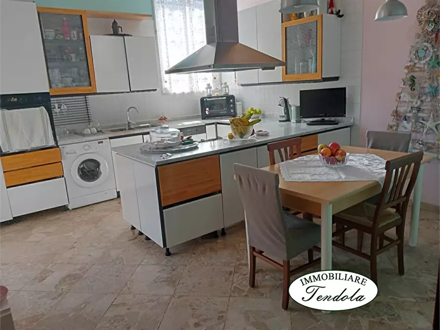 Immagine 4 di Casa indipendente in vendita  a Carrara