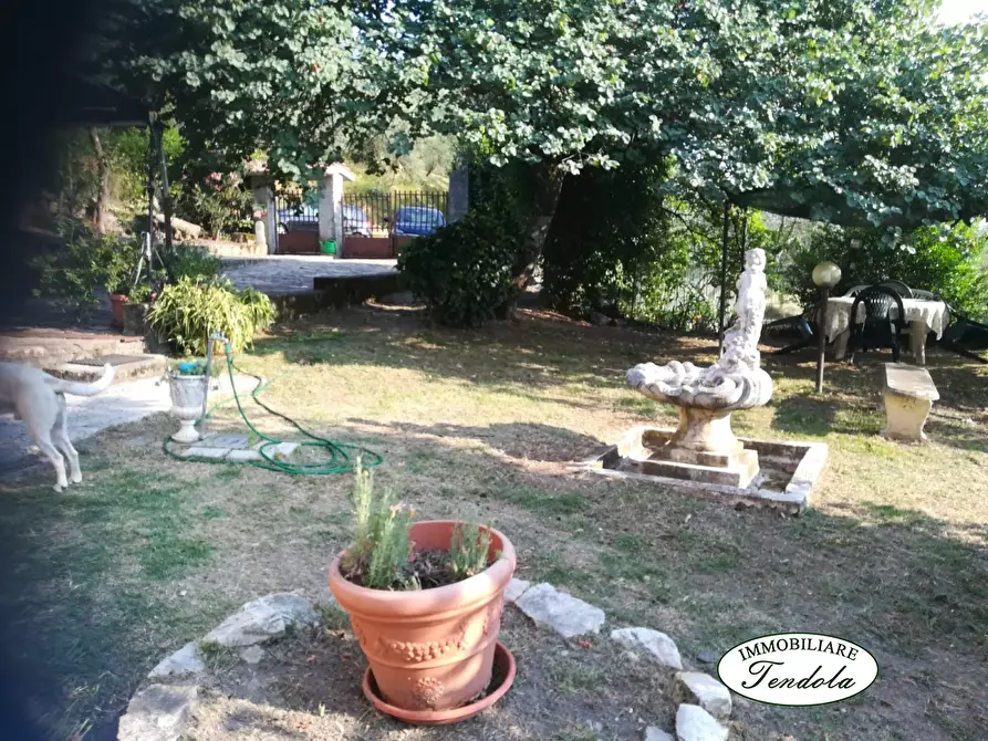 Immagine 10 di Casa indipendente in vendita  a Fosdinovo