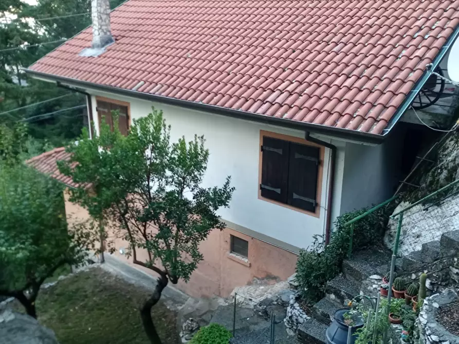 Immagine 1 di Casa indipendente in vendita  a Massa