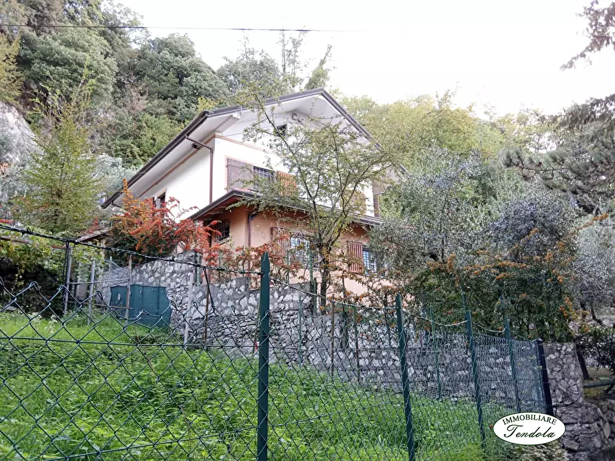 Immagine 3 di Casa indipendente in vendita  a Massa