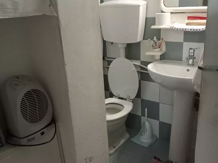 Immagine 9 di Casa semindipendente in vendita  a Ameglia