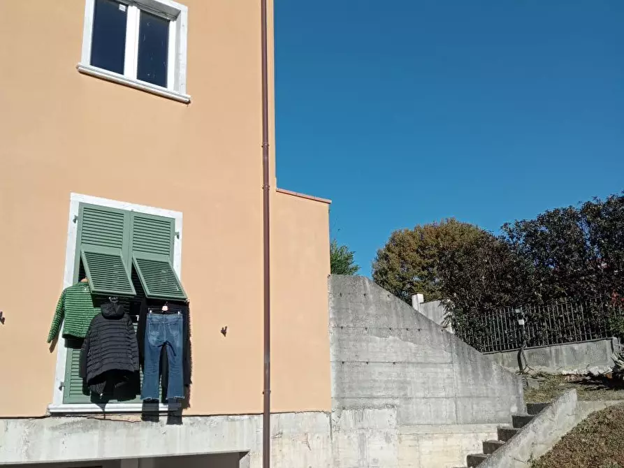 Immagine 1 di Casa semindipendente in vendita  a Sarzana