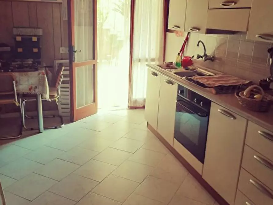 Immagine 7 di Casa semindipendente in vendita  a Ameglia