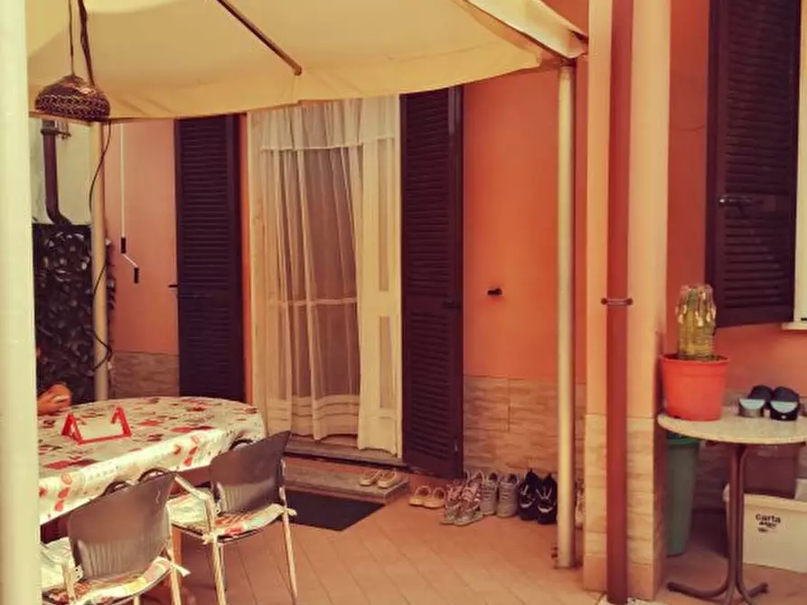 Immagine 3 di Casa semindipendente in vendita  a Ameglia