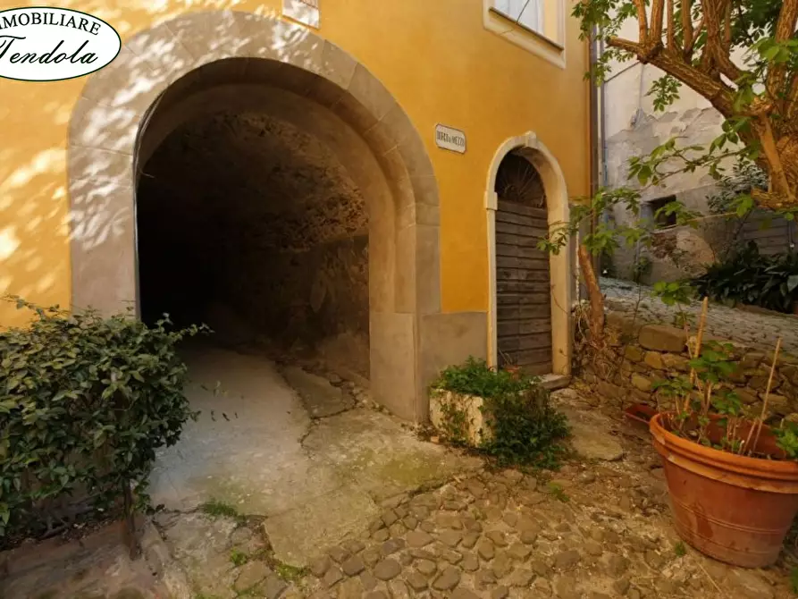 Immagine 10 di Casa semindipendente in vendita  a Ortonovo