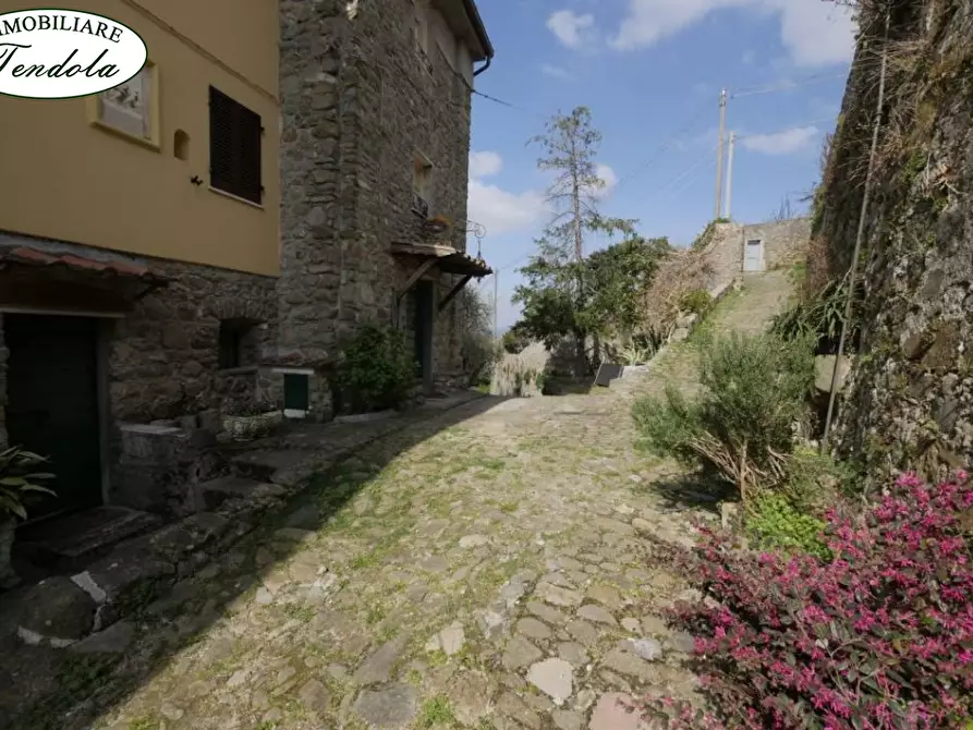 Immagine 8 di Casa semindipendente in vendita  a Ortonovo