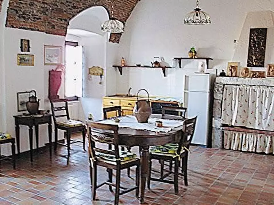 Immagine 2 di Casa semindipendente in vendita  a Ortonovo