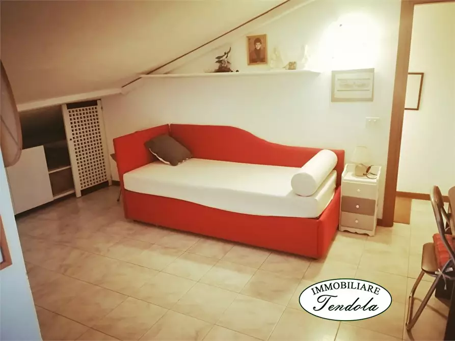 Immagine 10 di Casa semindipendente in vendita  a Ortonovo