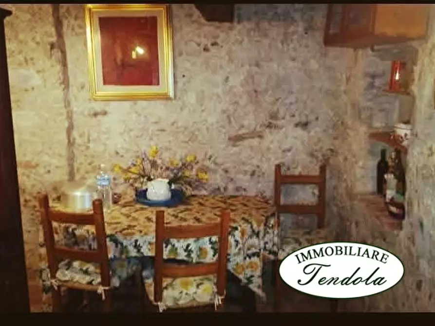 Immagine 1 di Casa semindipendente in vendita  a Ameglia