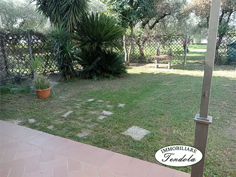 Immagine 2 di Casa semindipendente in vendita  a Ortonovo