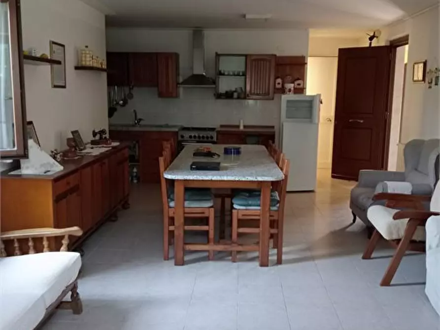 Immagine 6 di Casa semindipendente in vendita  a Ortonovo