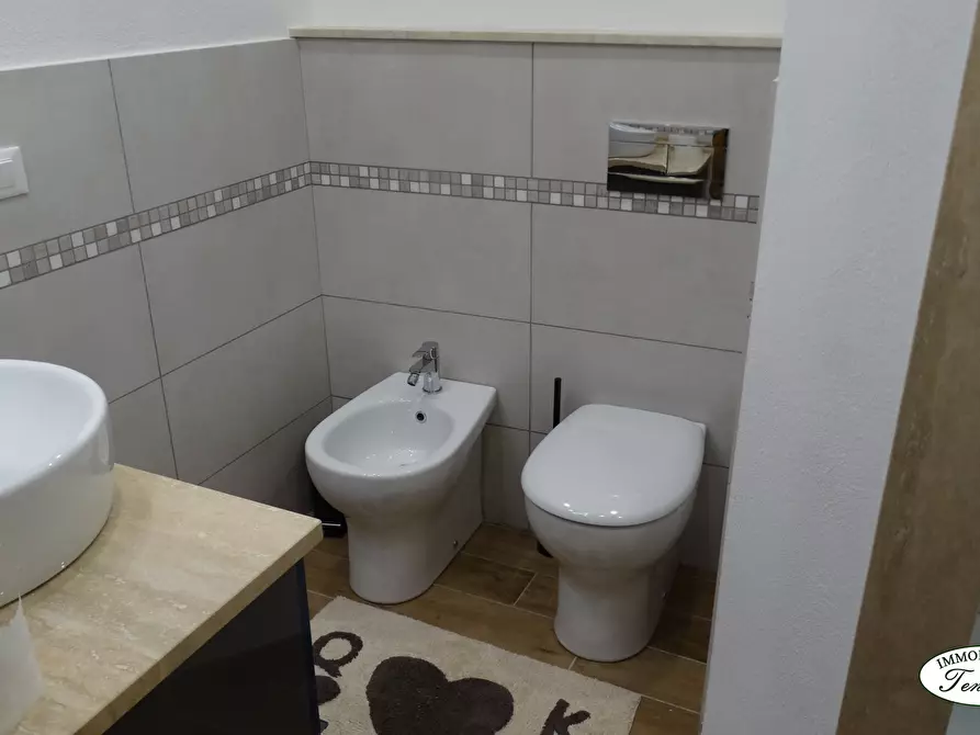 Immagine 8 di Casa semindipendente in vendita  a Ortonovo