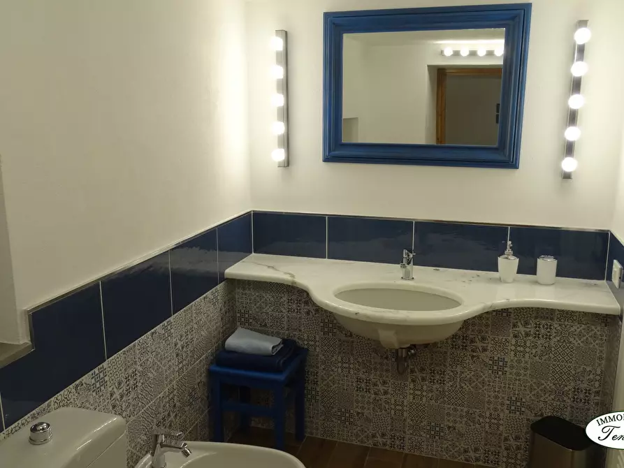 Immagine 9 di Casa semindipendente in vendita  a Ortonovo