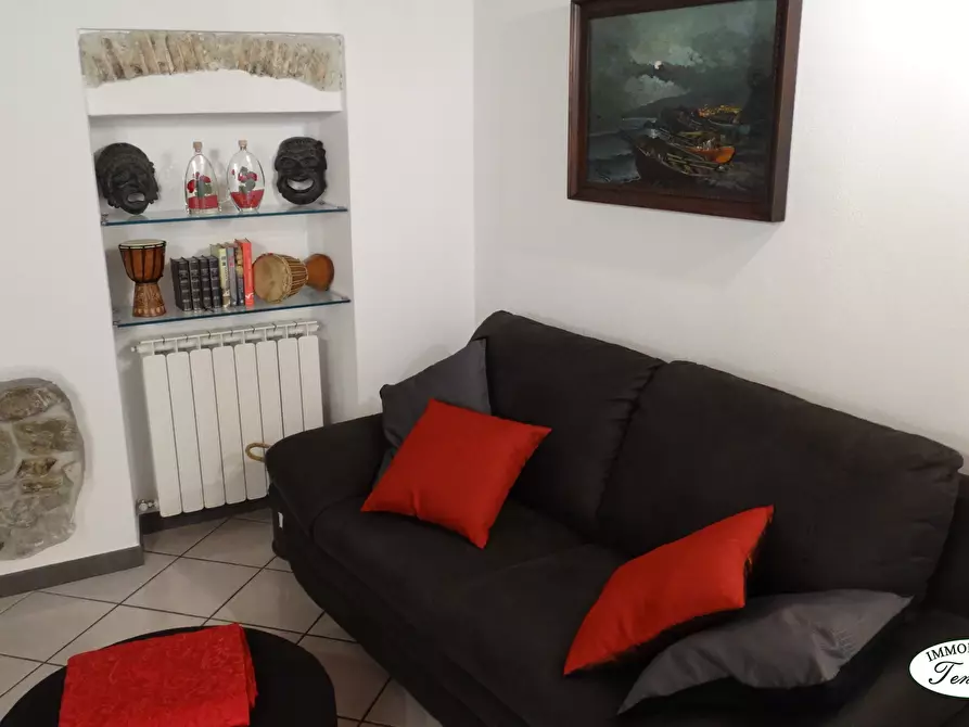 Immagine 5 di Casa semindipendente in vendita  a Ortonovo