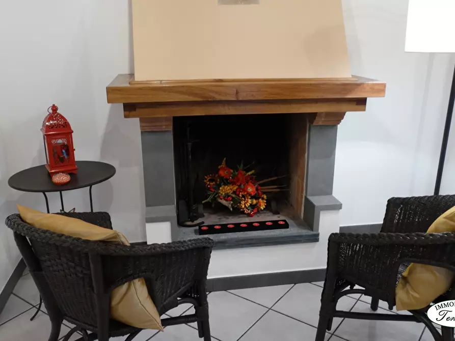 Immagine 2 di Casa semindipendente in vendita  a Ortonovo