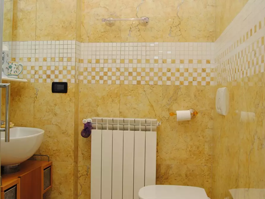 Immagine 8 di Casa indipendente in vendita  a Bordighera