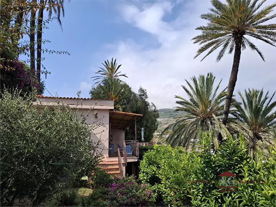 Immagine 7 di Casa indipendente in vendita  a Bordighera