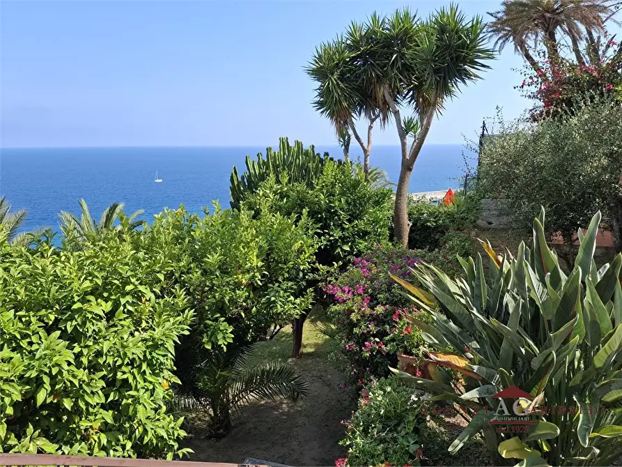 Immagine 6 di Casa indipendente in vendita  a Bordighera