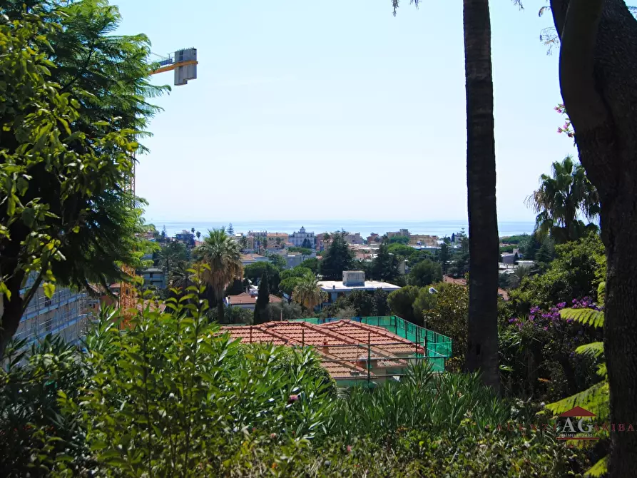 Immagine 9 di Casa semindipendente in vendita  a Bordighera