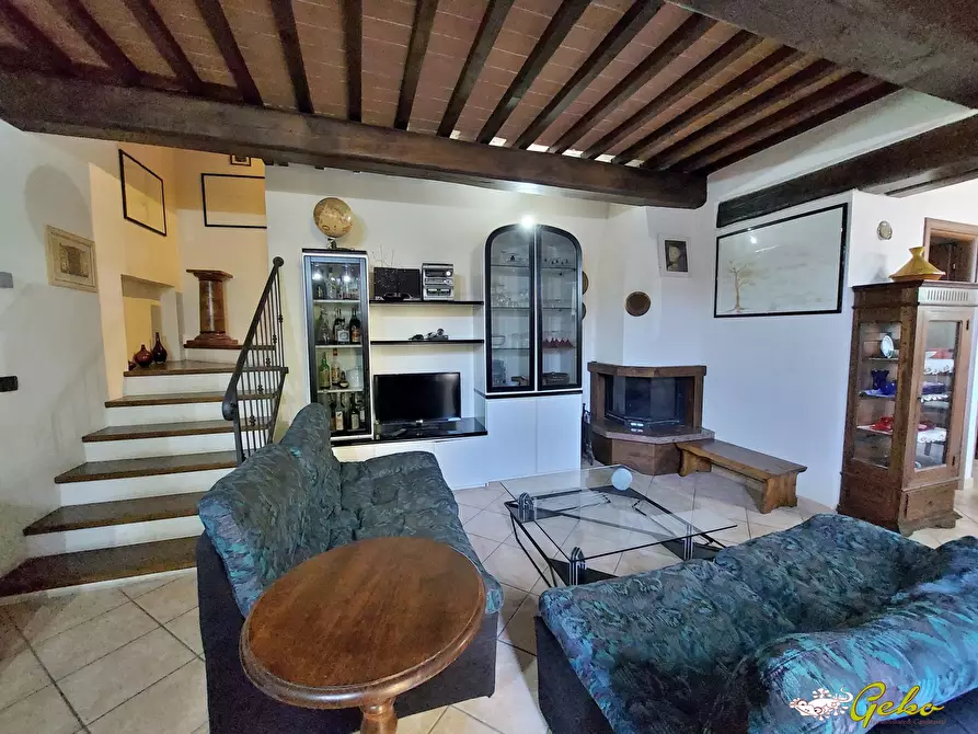 Immagine 5 di Villa in vendita  a San Gimignano