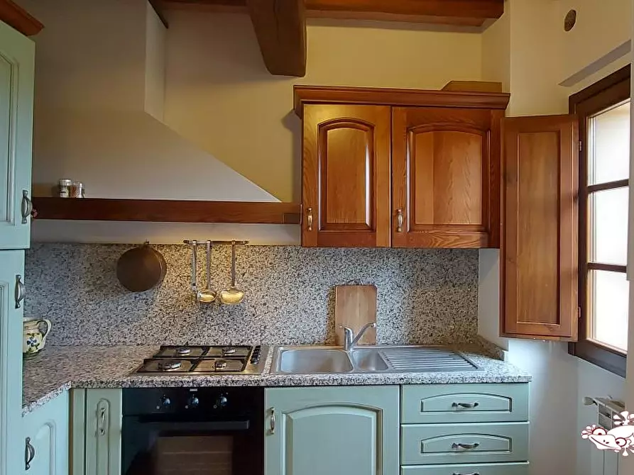 Immagine 5 di Villa in vendita  a San Gimignano